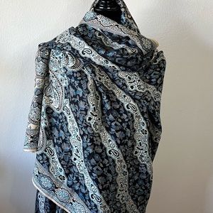 Beautiful Blue Blanket Pashmina, like new, worn once.